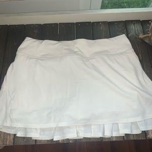 EUC lululemon skirt